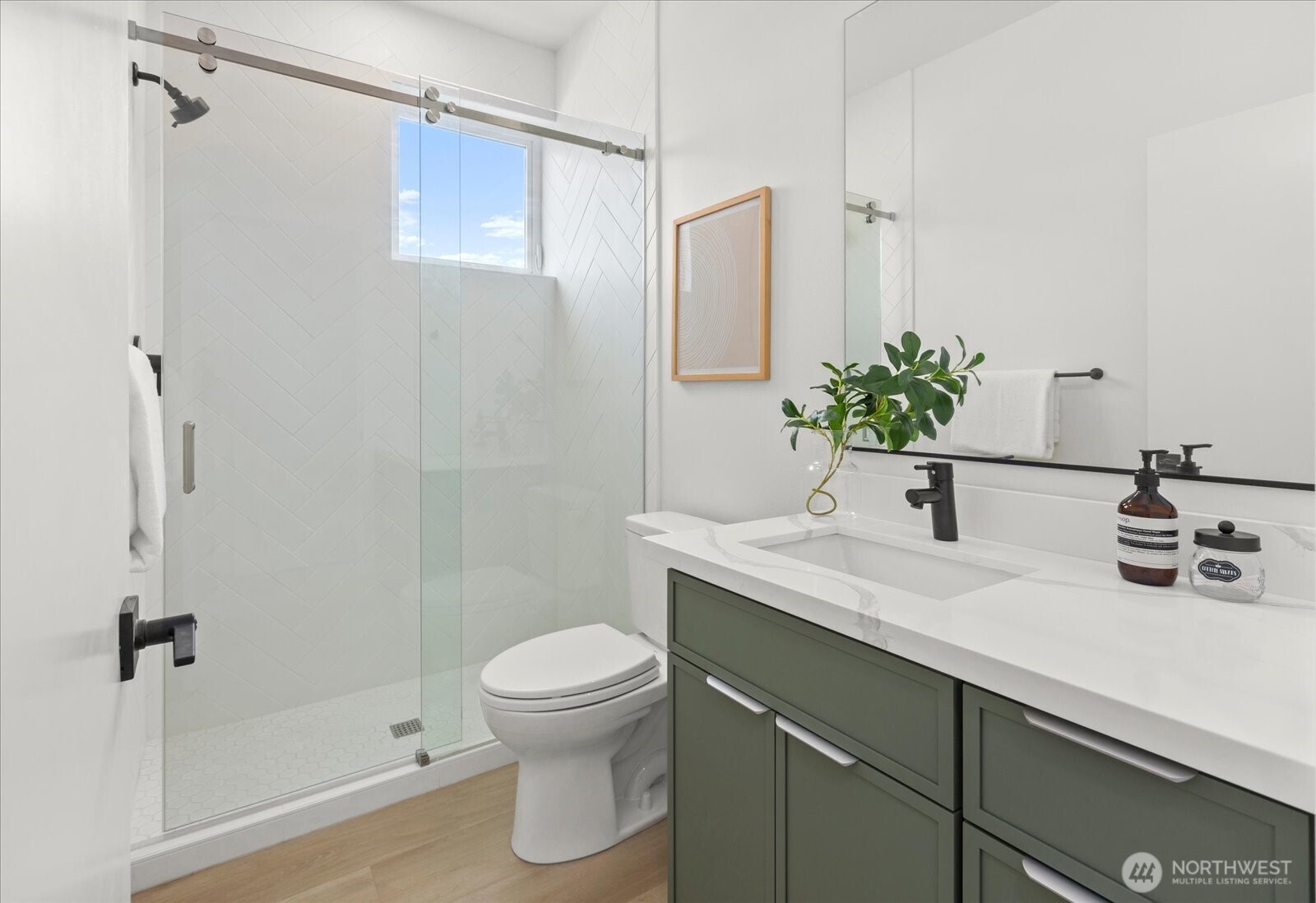 2372 Franklin Avenue East Seattle, WA 98102 - Photo 17 of 32