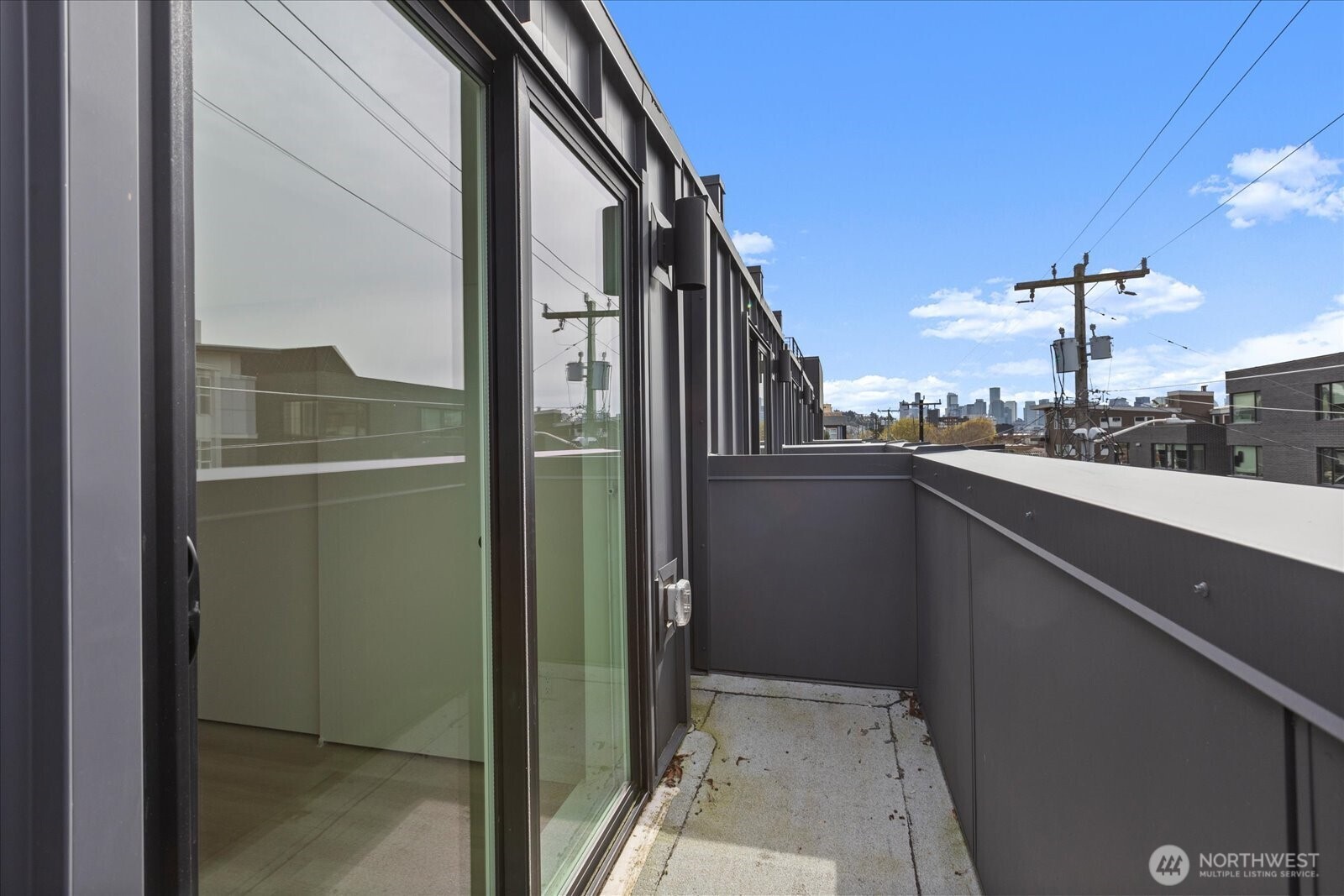 2372 Franklin Avenue East Seattle, WA 98102 - Photo 19 of 32