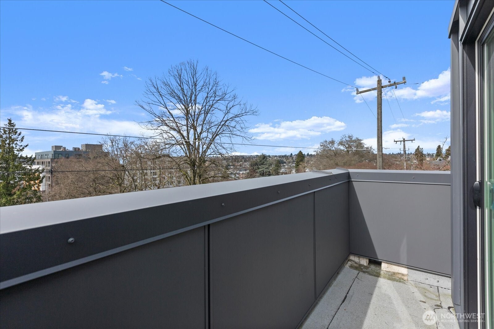 2372 Franklin Avenue East Seattle, WA 98102 - Photo 20 of 32