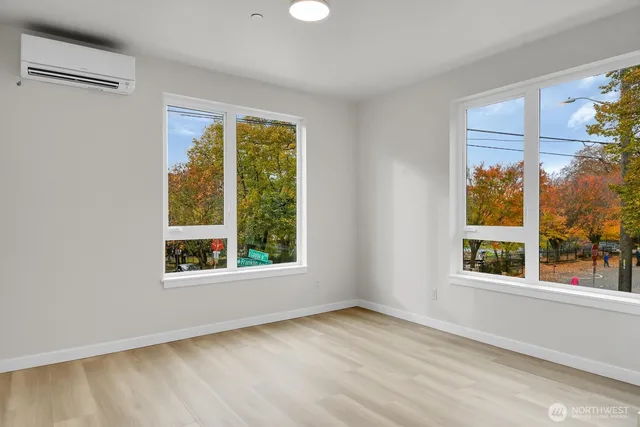 $969,999 | 2372 Franklin Avenue East, Seattle, WA 98102