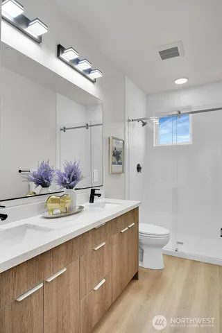 $969,999 | 2372 Franklin Avenue East, Seattle, WA 98102