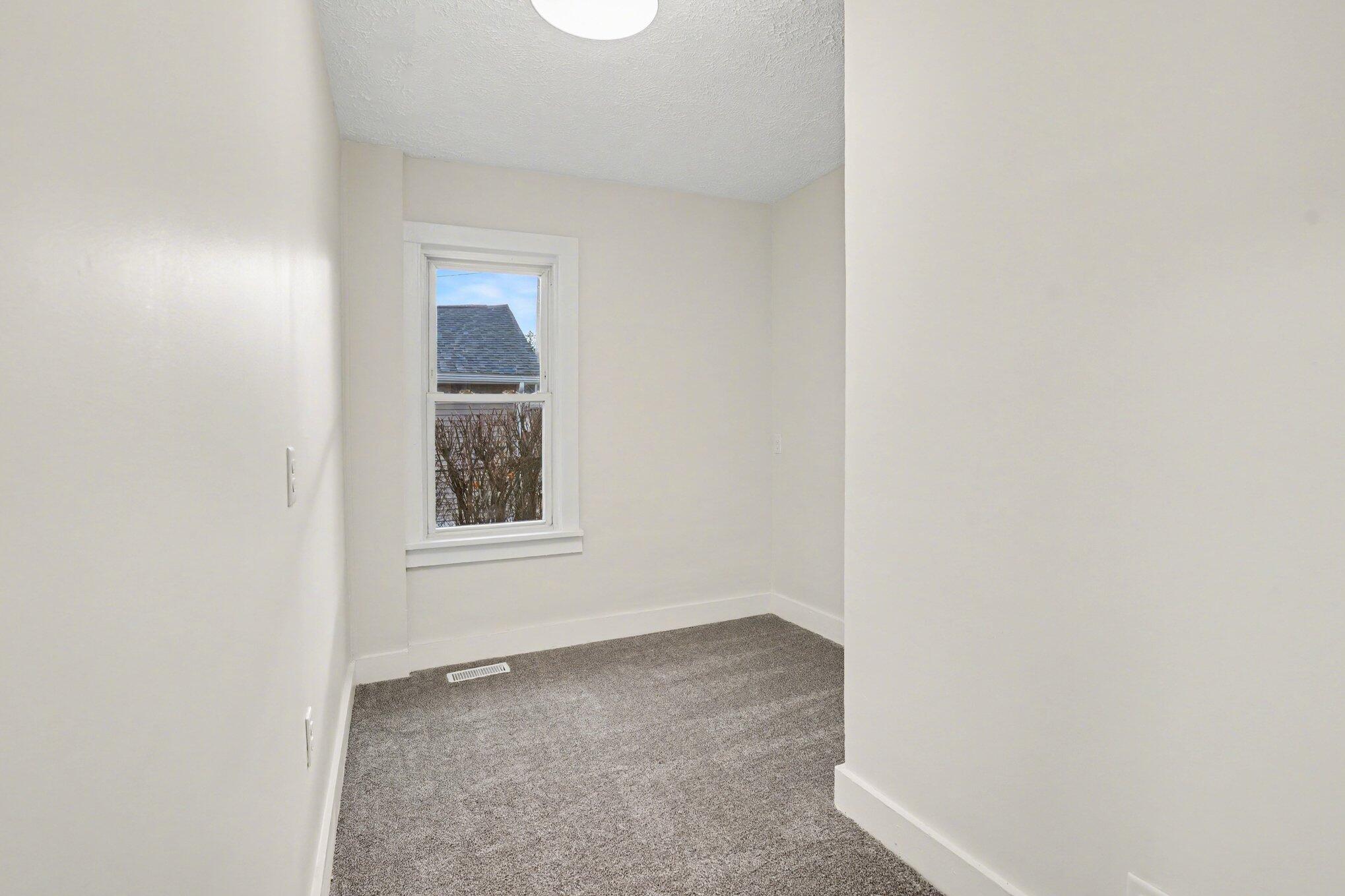 920 Cherry Street Niles, MI 49120 - Photo 13 of 26 016_file_7366