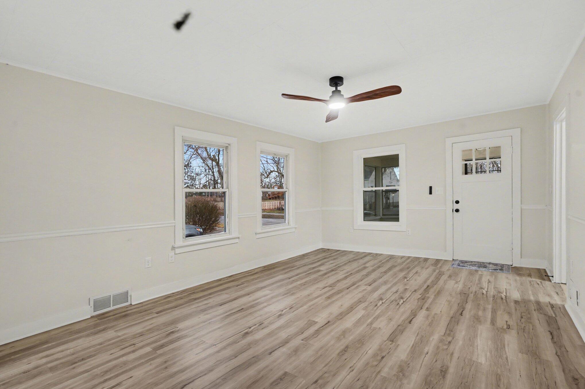 920 Cherry Street Niles, MI 49120 - Photo 6 of 26 005_file_7605