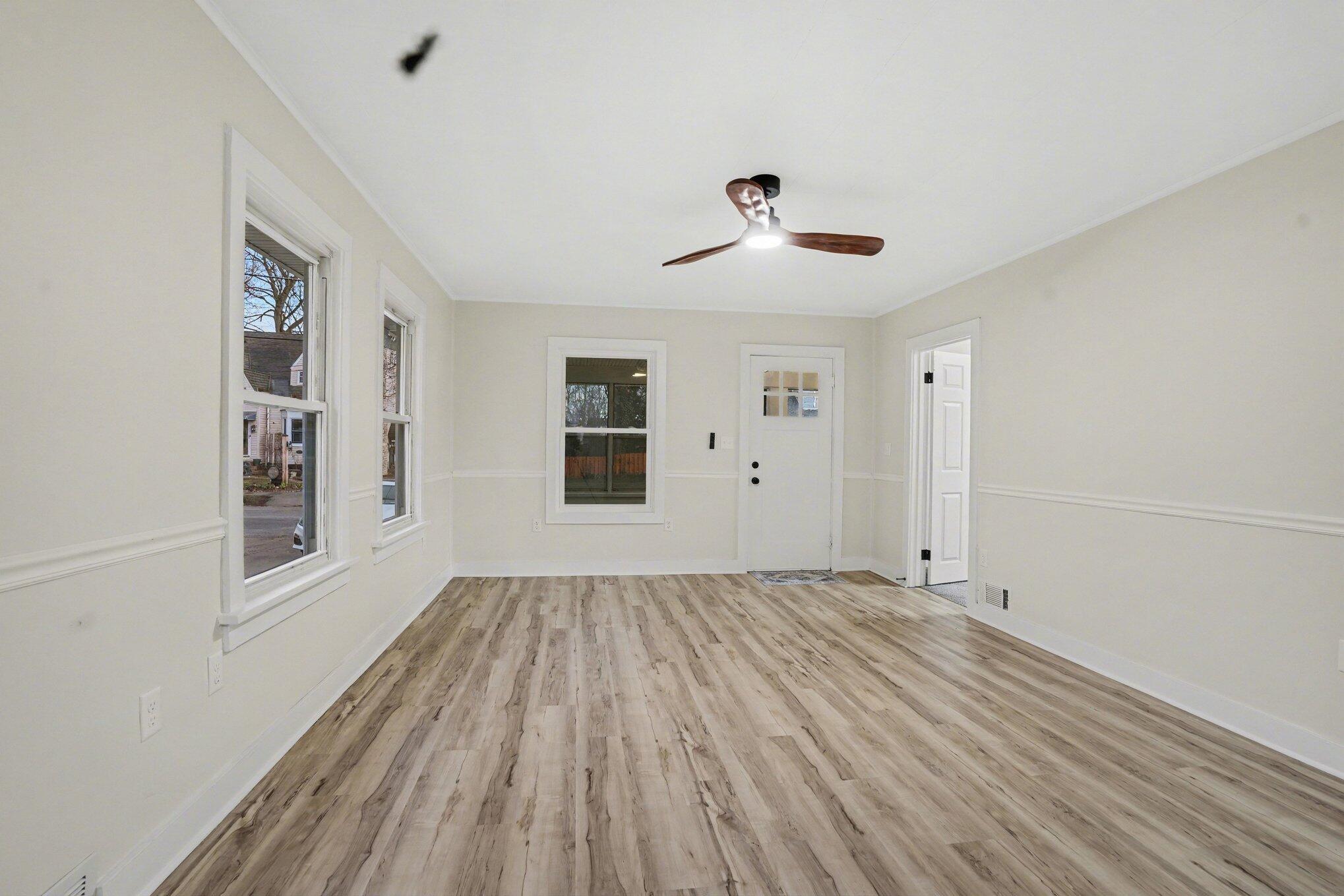 920 Cherry Street Niles, MI 49120 - Photo 7 of 26 006_file_2727