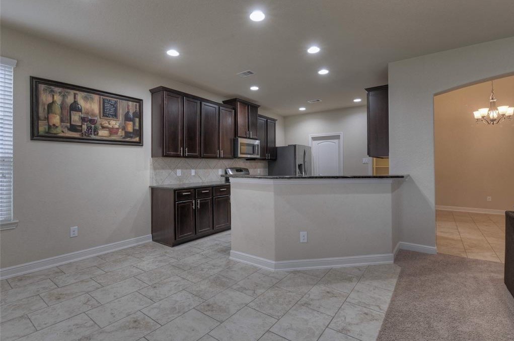 10059 Hyacinth Way Conroe, TX 77385 - Photo 12 of 34