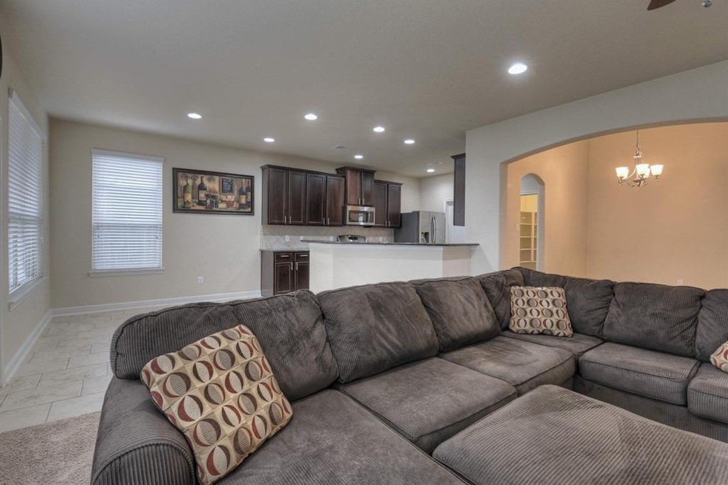 10059 Hyacinth Way Conroe, TX 77385 - Photo 15 of 34