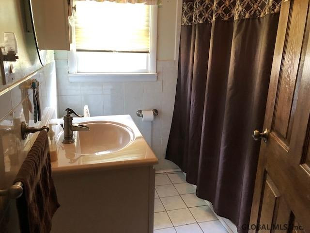 505 Chadwick Road Schenectady, NY 12304 - Photo 27 of 34 Photo 27