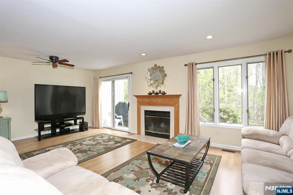 609 Glasmere Road, Unit 609 Mahwah, NJ 07430 - Photo 18 of 50