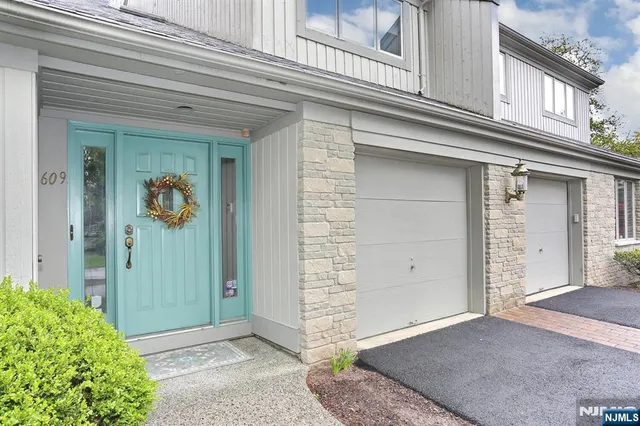 $659,000 | 609 Glasmere Road, Unit 609, Mahwah, NJ 07430