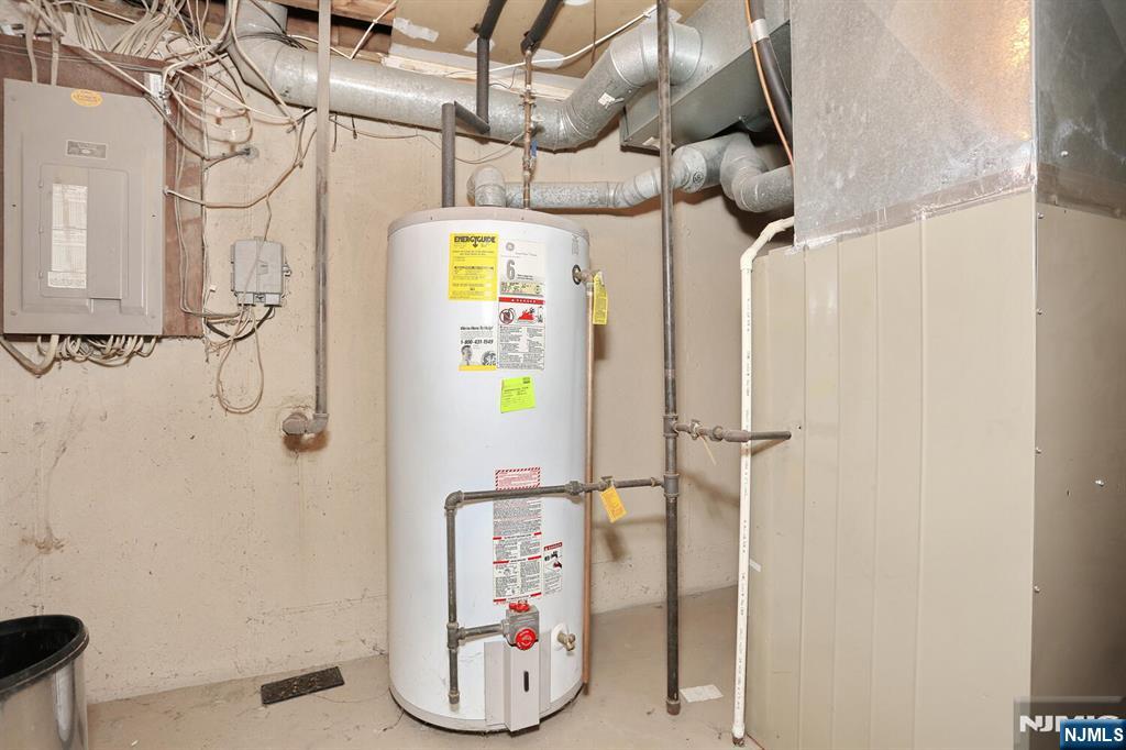 609 Glasmere Road, Unit 609 Mahwah, NJ 07430 - Photo 37 of 50