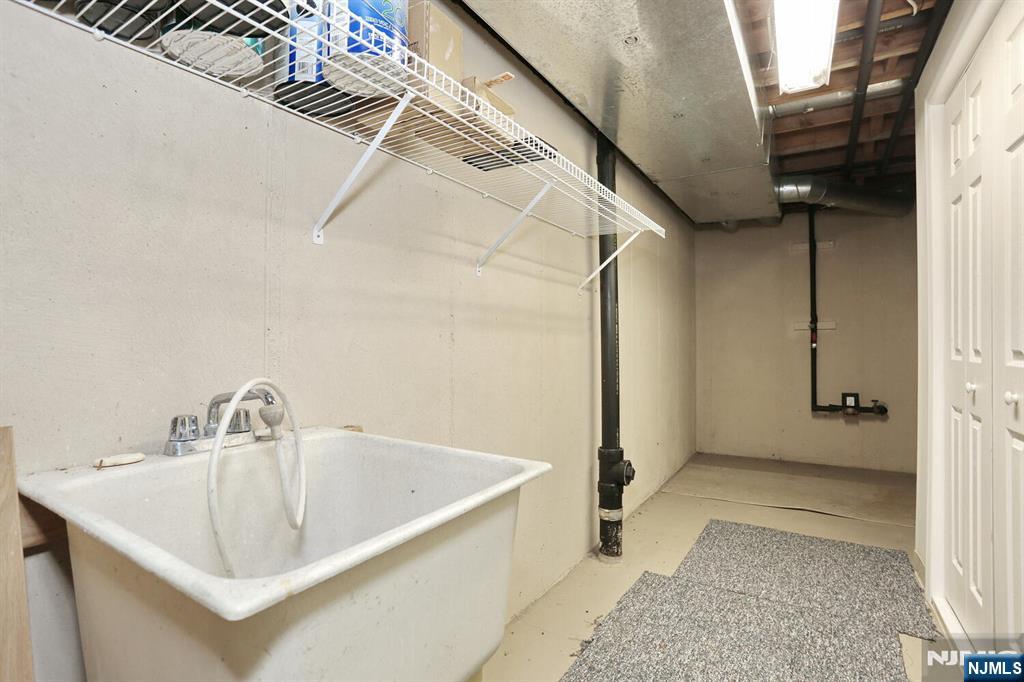 609 Glasmere Road, Unit 609 Mahwah, NJ 07430 - Photo 38 of 50