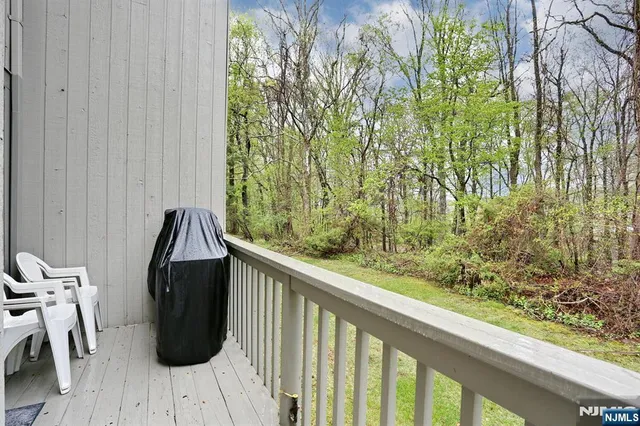 $659,000 | 609 Glasmere Road, Unit 609, Mahwah, NJ 07430