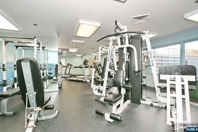 $659,000 | 609 Glasmere Road, Unit 609, Mahwah, NJ 07430