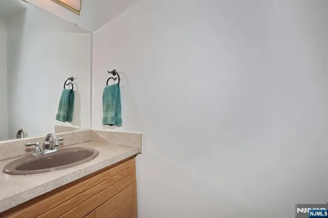 $659,000 | 609 Glasmere Road, Unit 609, Mahwah, NJ 07430