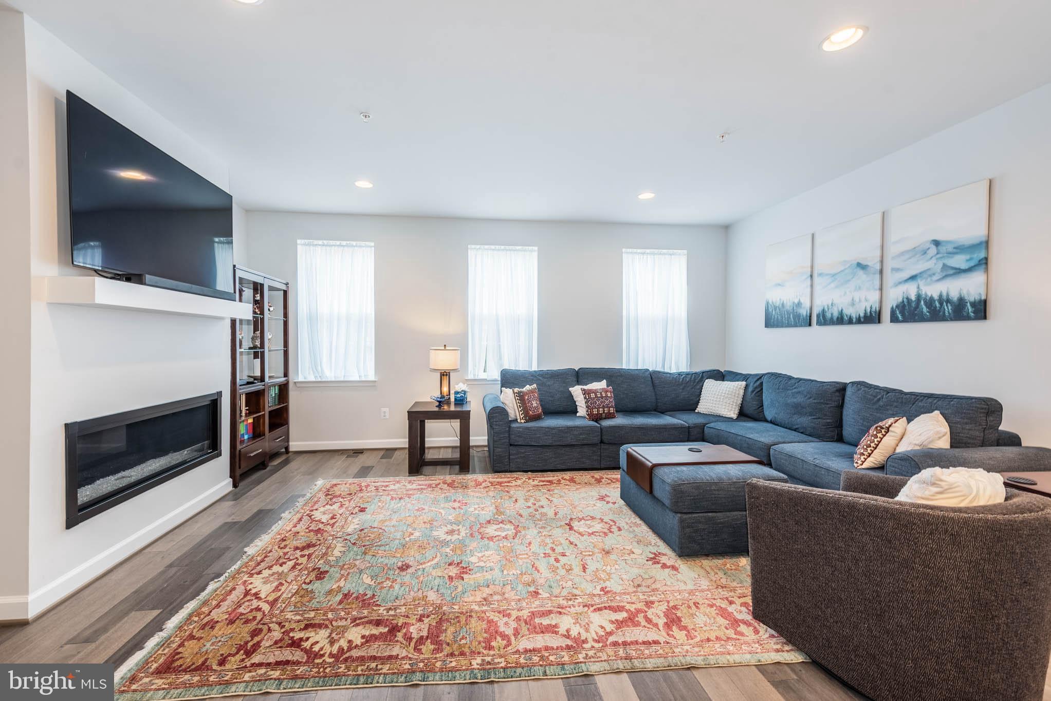 615 Skiff Way Oxon Hill, MD 20745 - Photo 2 of 43