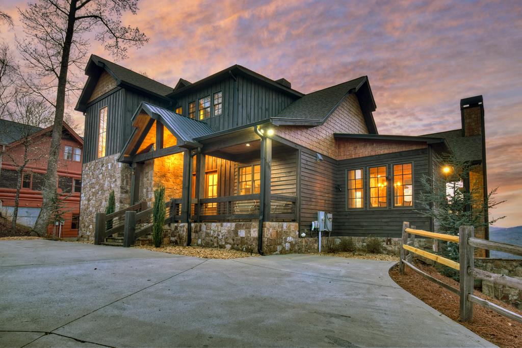 472 Overlook Drive Blue Ridge, GA 30513 - Photo 56 of 58 a view of a house with a patio