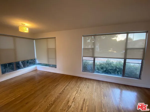 $2,995 | 3130 South Barrington Avenue, Unit A, Los Angeles, CA 90066