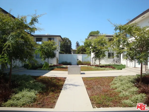 $2,995 | 3130 South Barrington Avenue, Unit A, Los Angeles, CA 90066