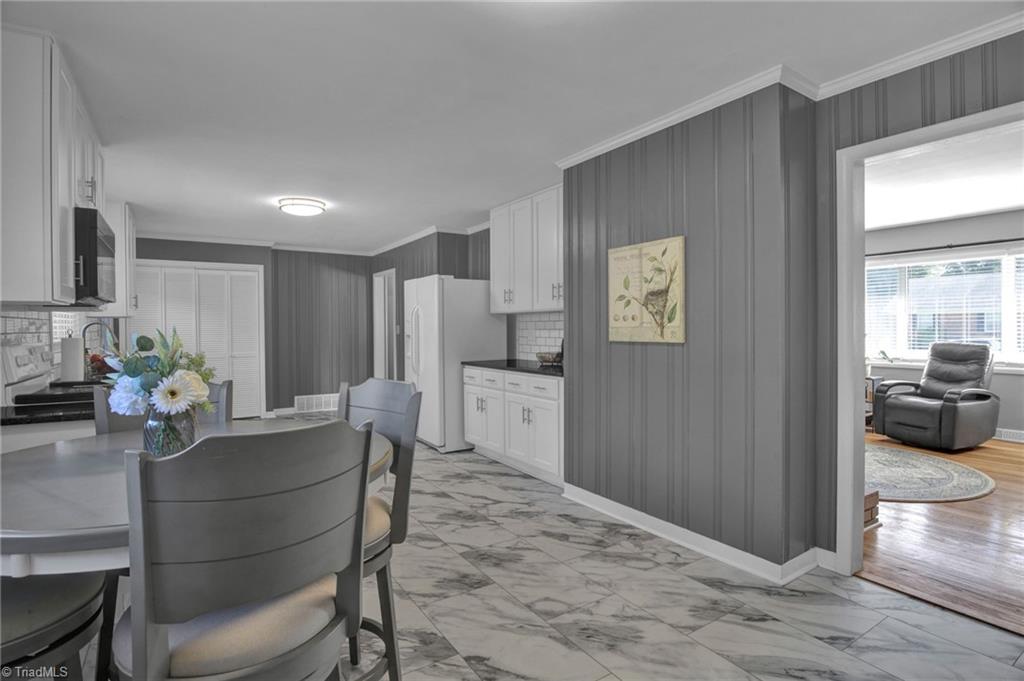305 Hampton Drive High Point, NC 27265 - Photo 13 of 29