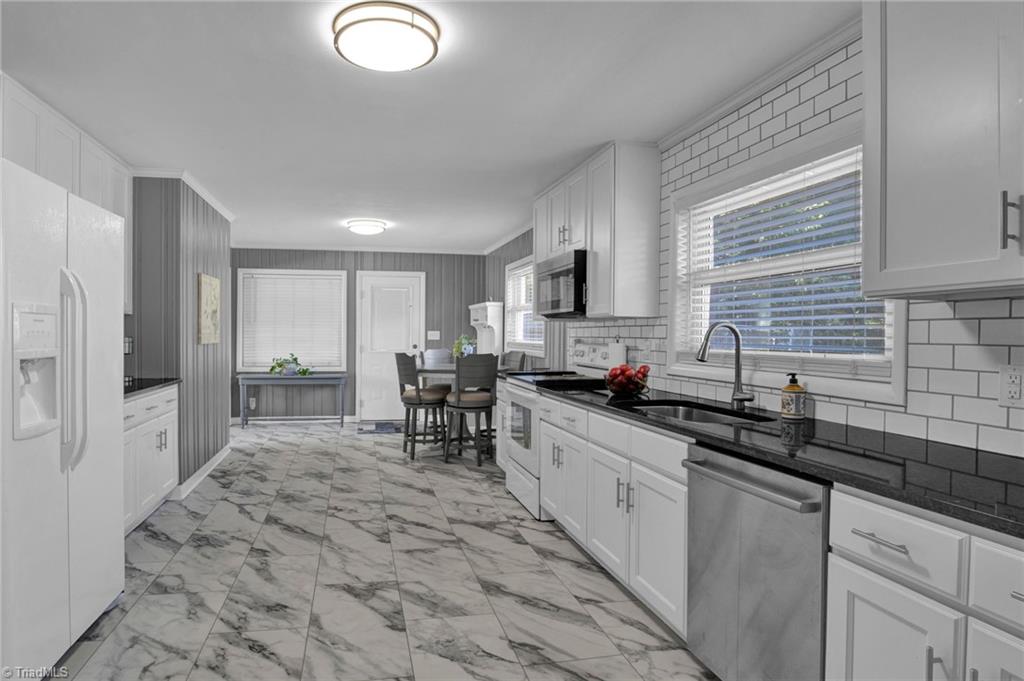 305 Hampton Drive High Point, NC 27265 - Photo 15 of 29