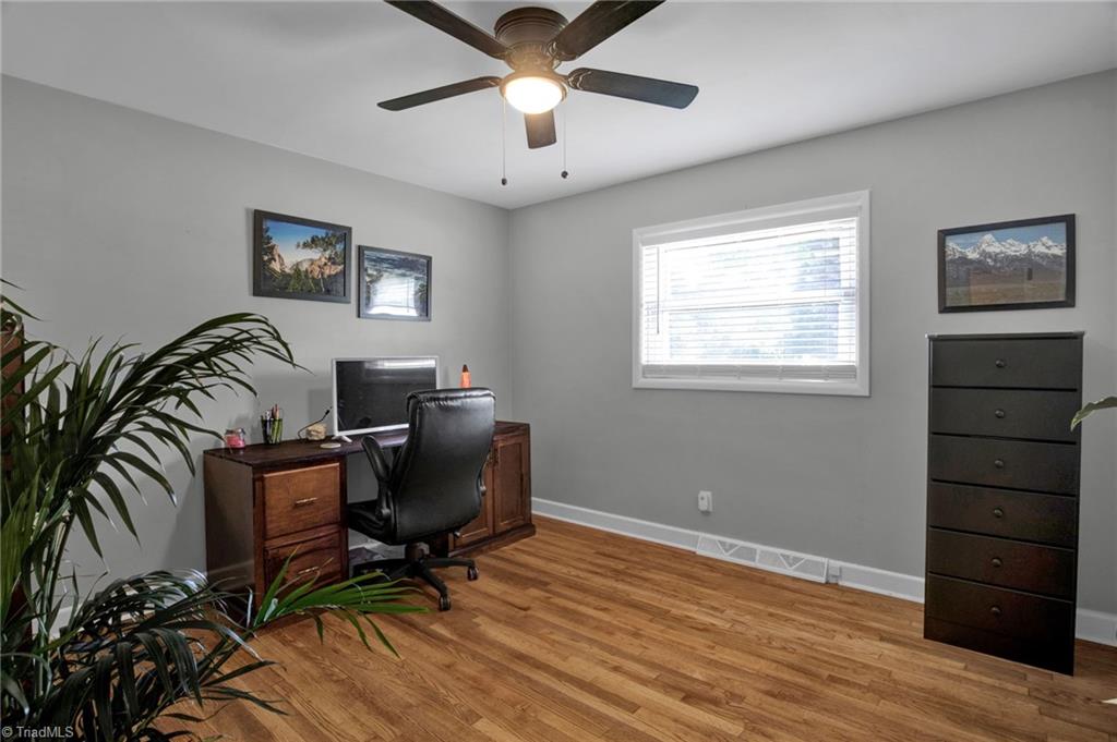 305 Hampton Drive High Point, NC 27265 - Photo 23 of 29