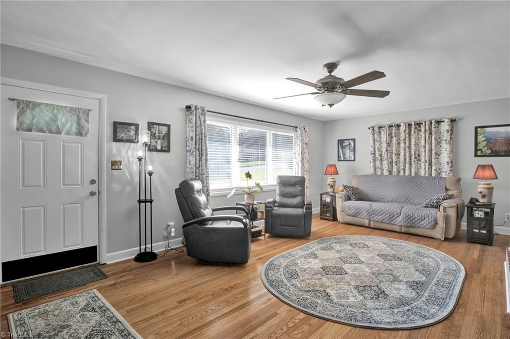 305 Hampton Drive High Point, NC 27265 - Photo 10 of 29