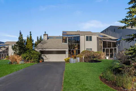 $1,749,000 | 6 Lady Jane Way, Northport, NY 11768