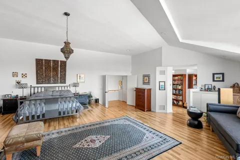 $1,749,000 | 6 Lady Jane Way, Northport, NY 11768