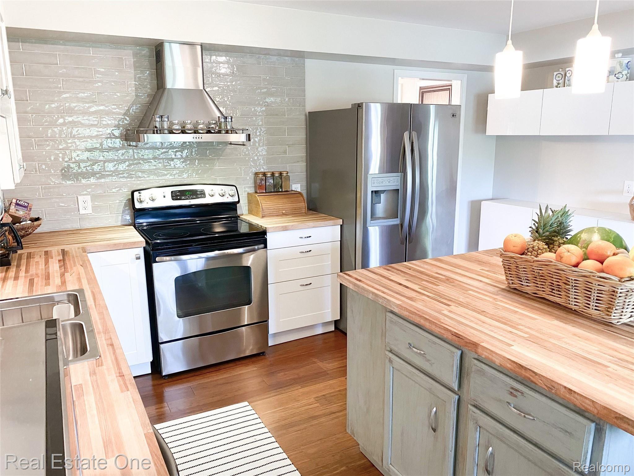 2445 Kimberly Fair Street Rochester, MI 48309 - Photo 13 of 40 12.jpg