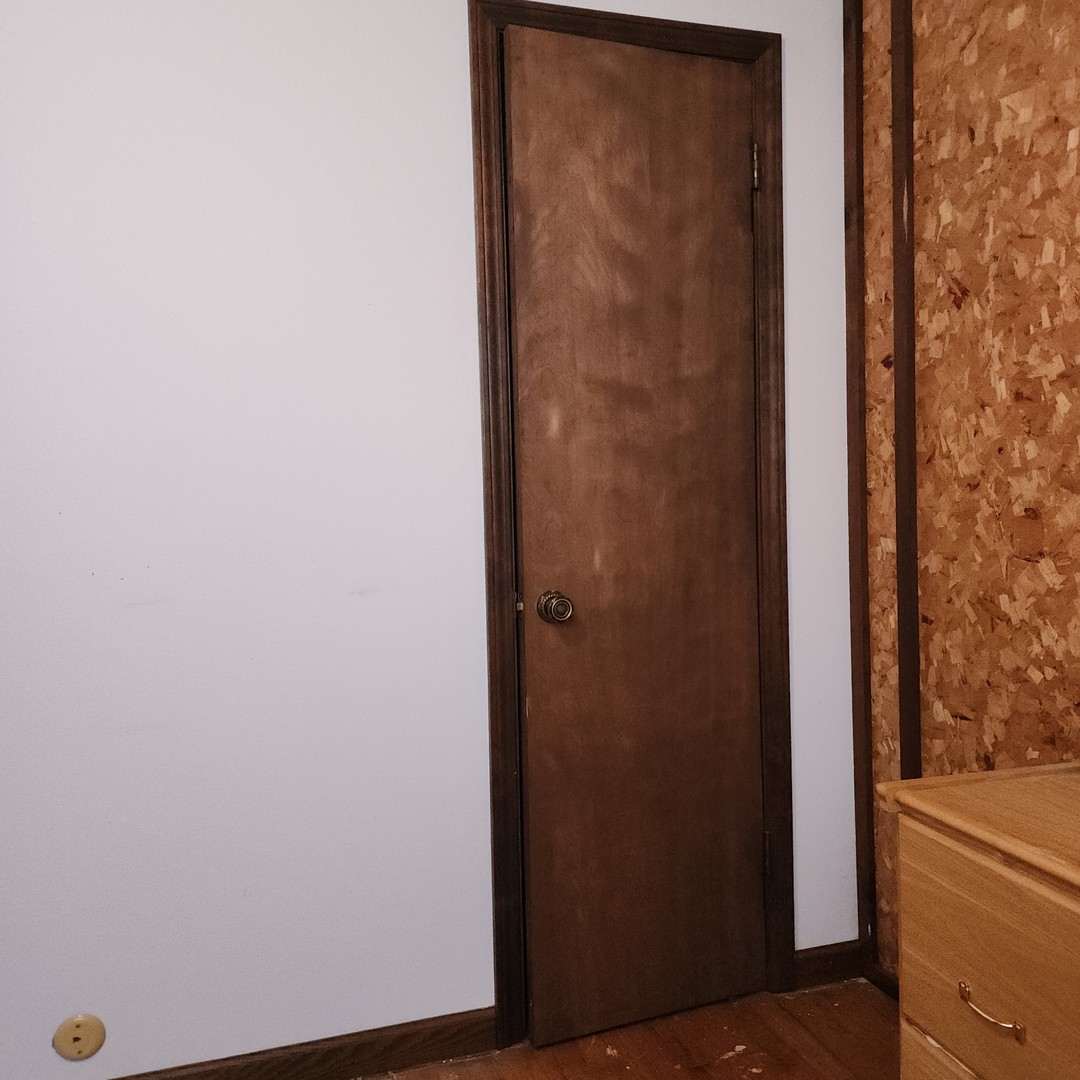 4605 West 84th Place Chicago, IL 60652 - Photo 20 of 31 a view of a bathroom