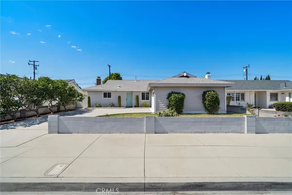 $1,250,000 | 8181 Holland Drive, Huntington Beach, CA 92647