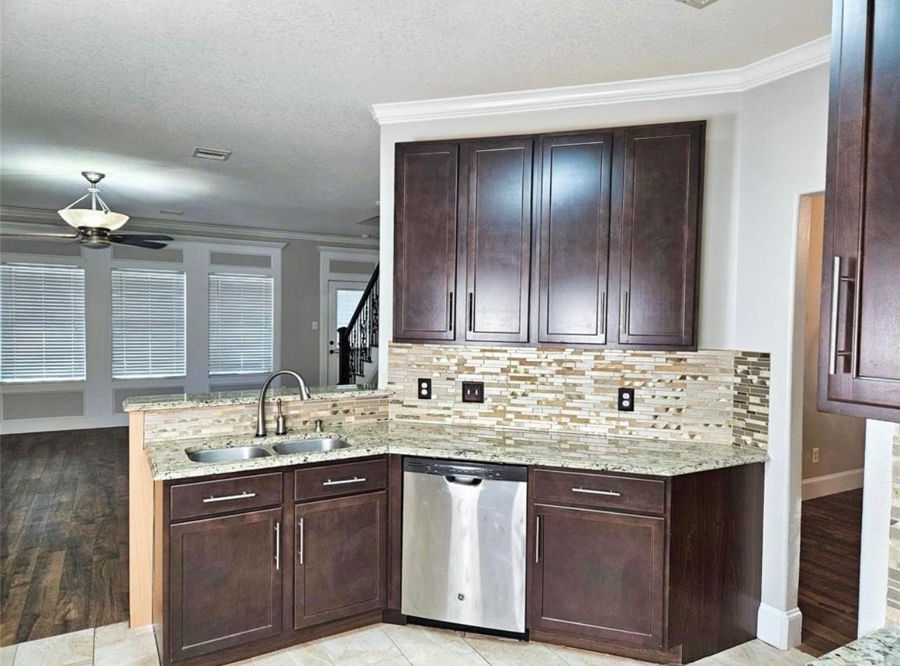 29433 Forest Ln Spring Spring, TX 77386 - Photo 12 of 18 Kitchen
