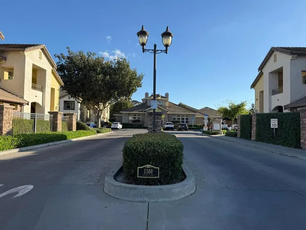 $299,000 | 1360 Shady Lane, Unit 1022, Turlock, CA 95382