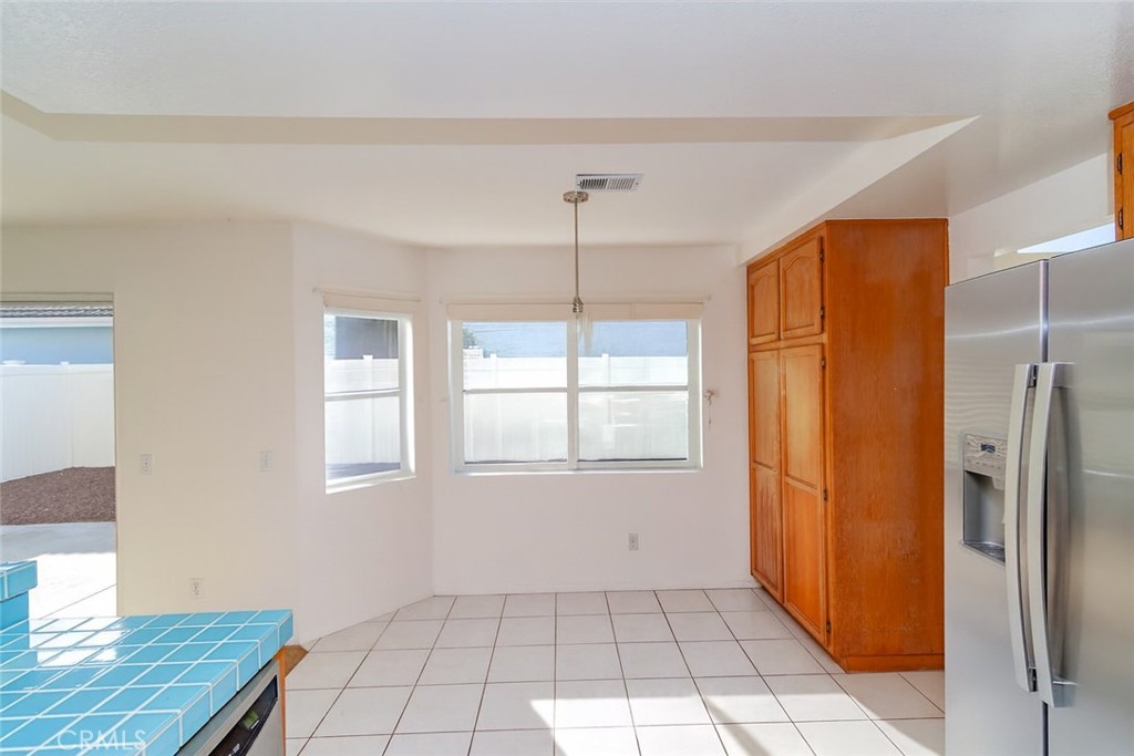 2038 Ridgeline Avenue Vista, CA 92081 - Photo 10 of 32