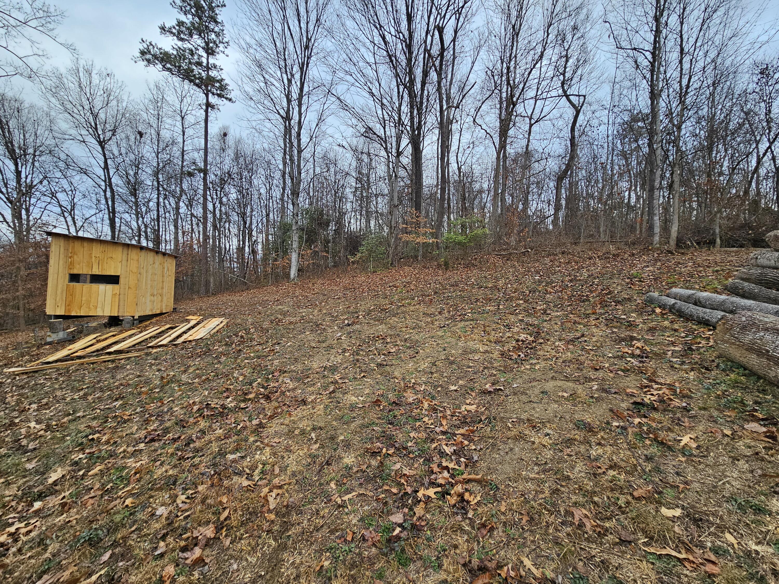292 Peters Road Bristol, TN 37620 - Photo 4 of 18 20231201_155542