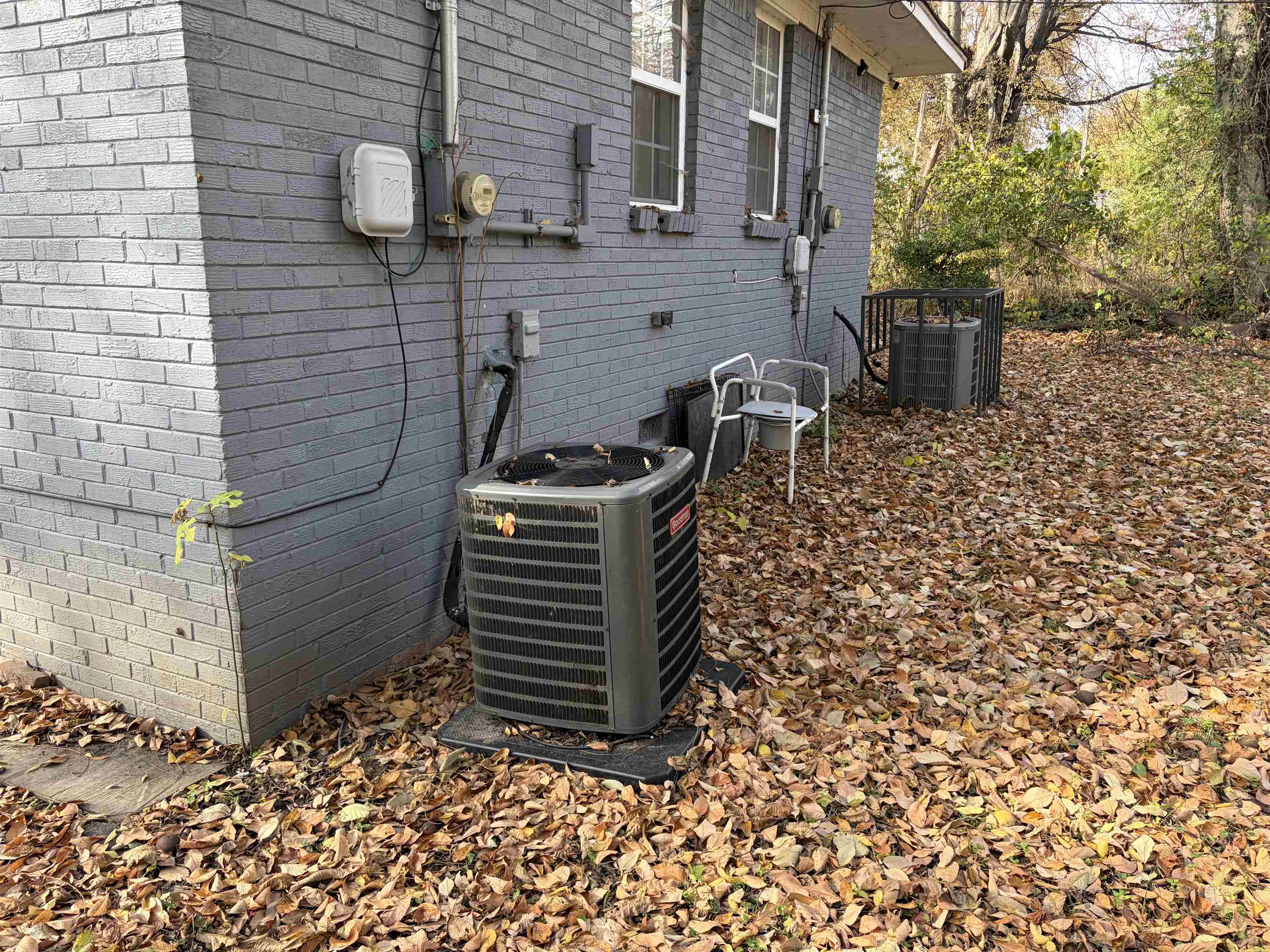 1278 Edith Avenue Memphis, TN 38106 - Photo 5 of 17 a backyard of a house