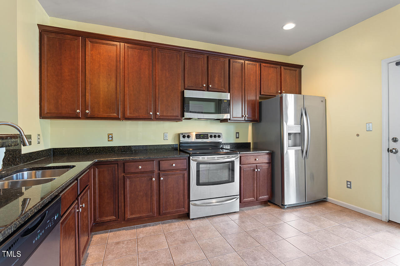 2003 Summerhouse Road Cary, NC 27519 - Photo 8 of 27 2003 Summerhouse Road_15