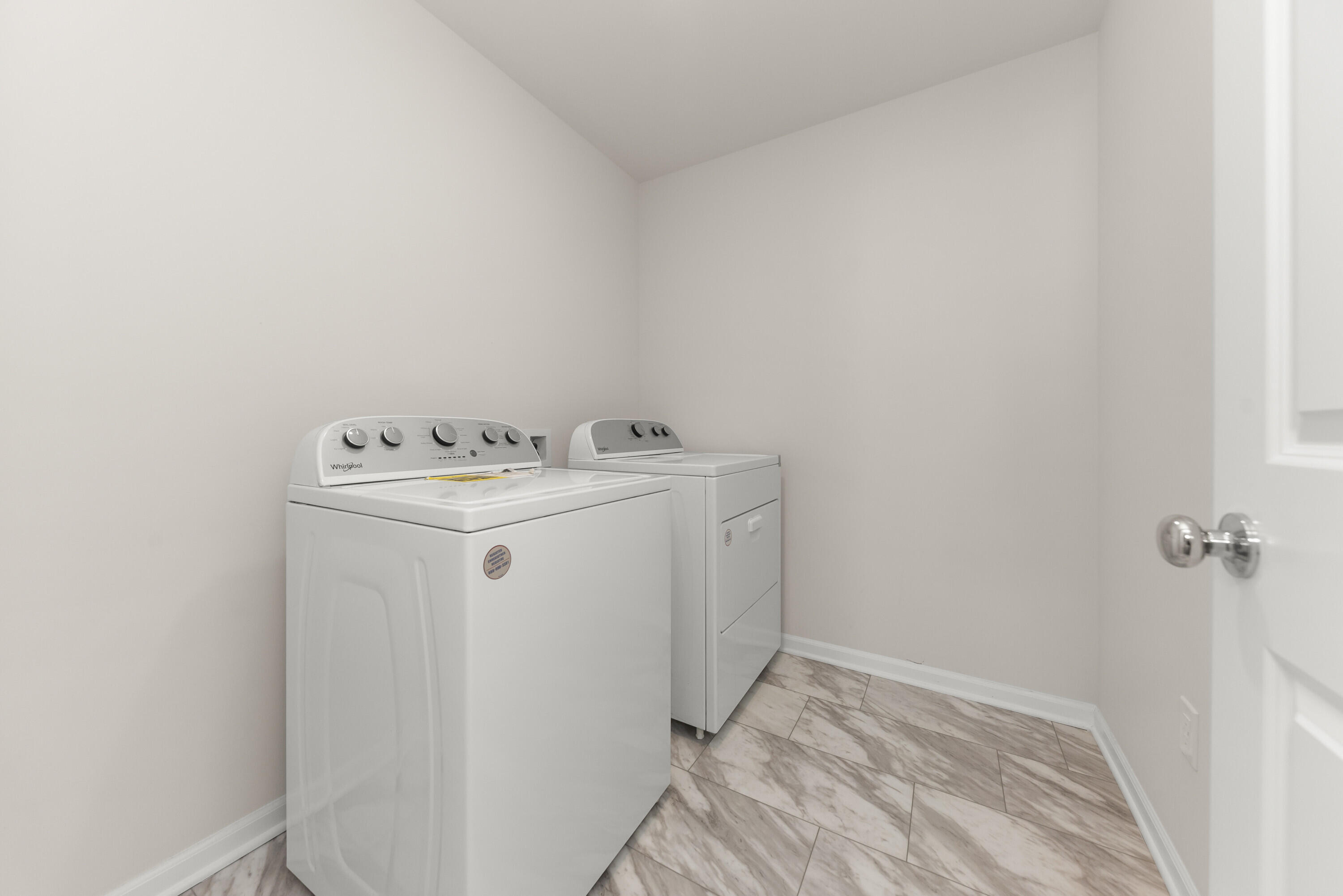 616 Countryside Drive Chelsea, MI 48118 - Photo 13 of 21 015_9