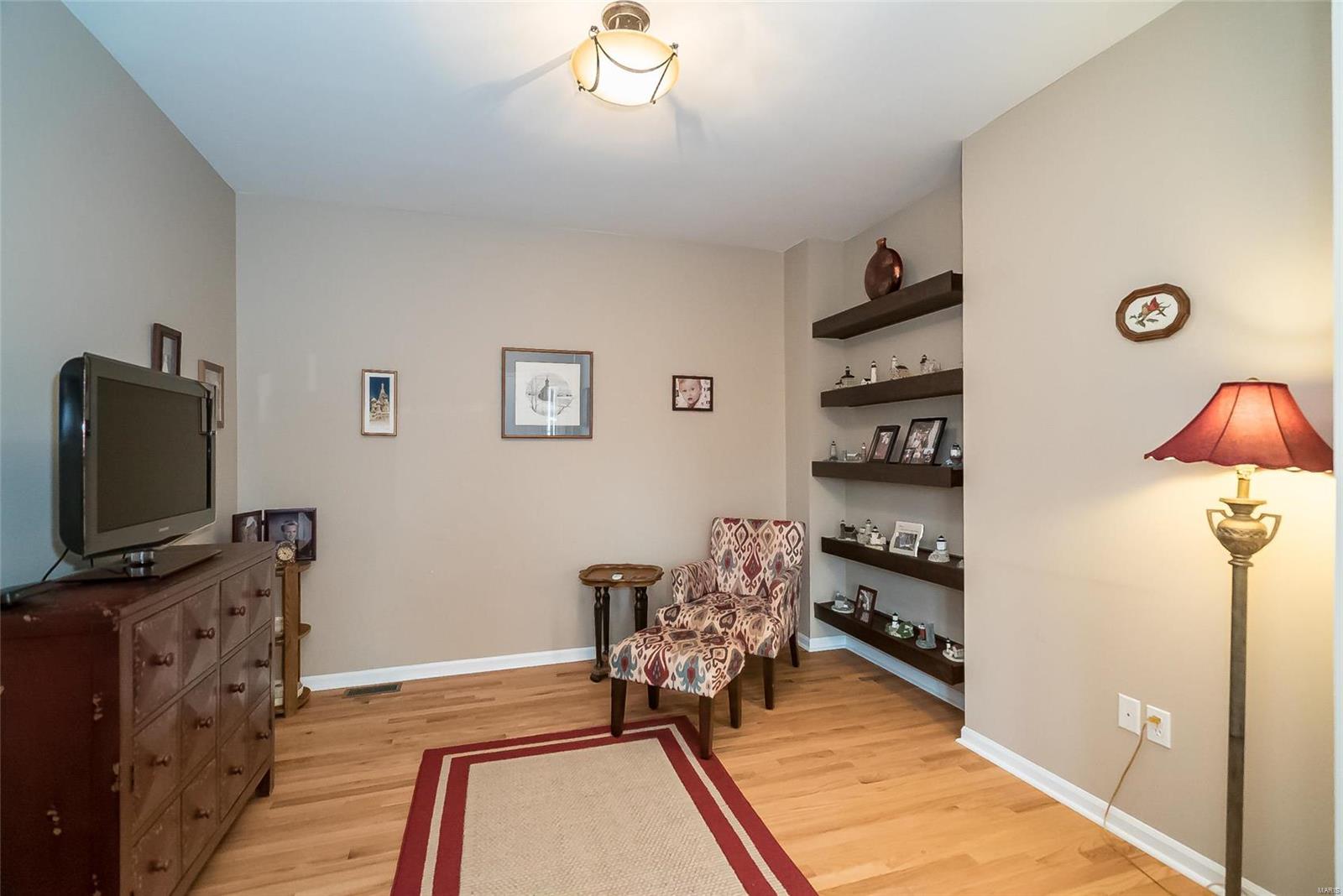 326 Holloway Ridge Court Ballwin, MO 63011 - Photo 4 of 33