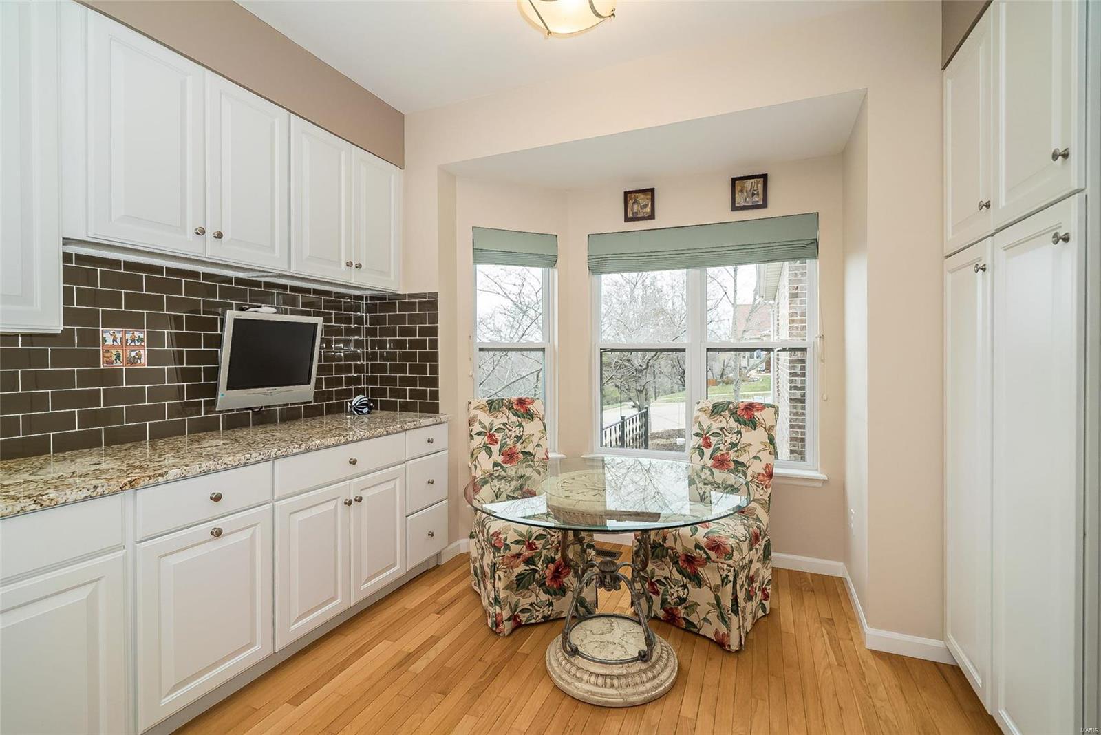 326 Holloway Ridge Court Ballwin, MO 63011 - Photo 6 of 33