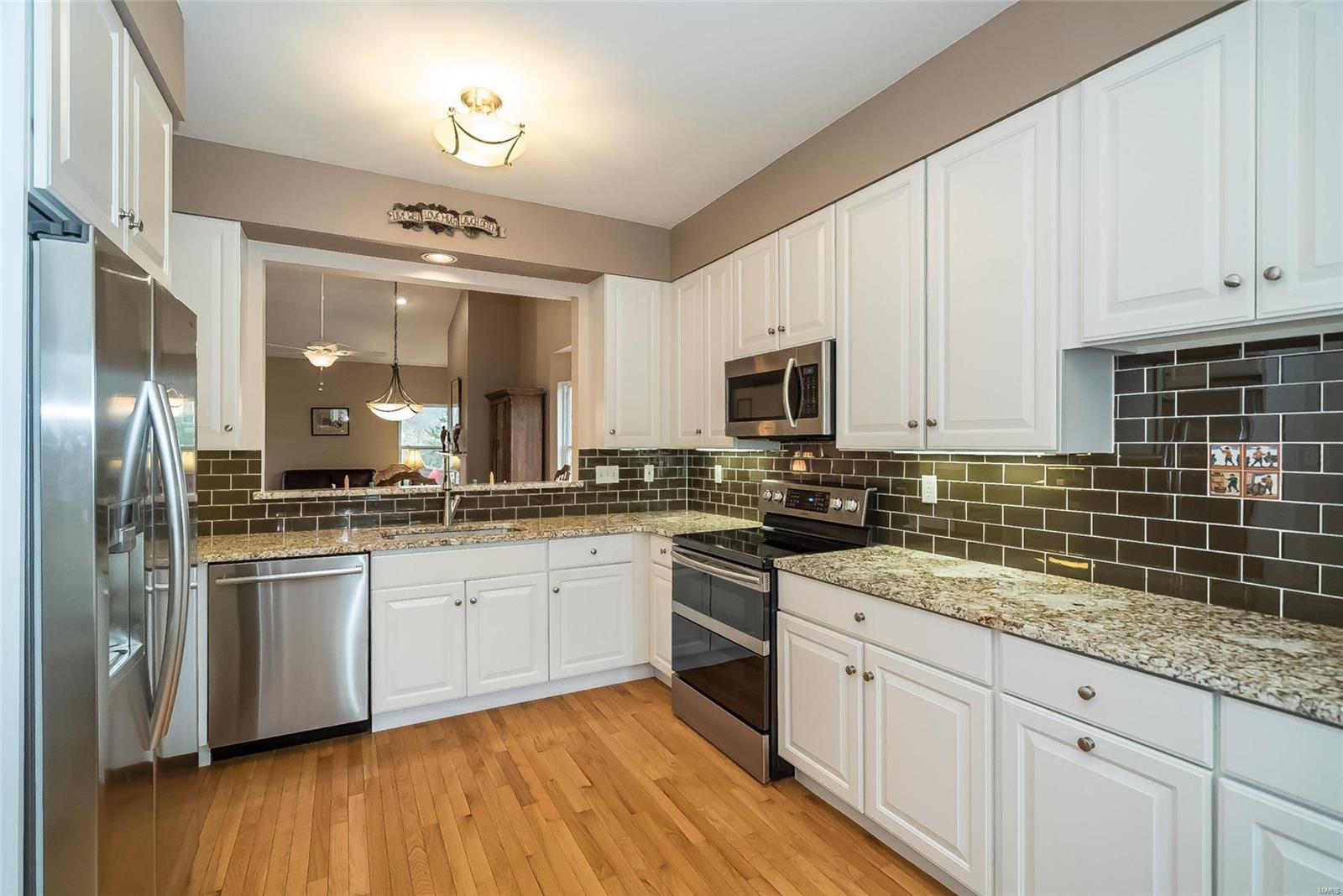 326 Holloway Ridge Court Ballwin, MO 63011 - Photo 10 of 33