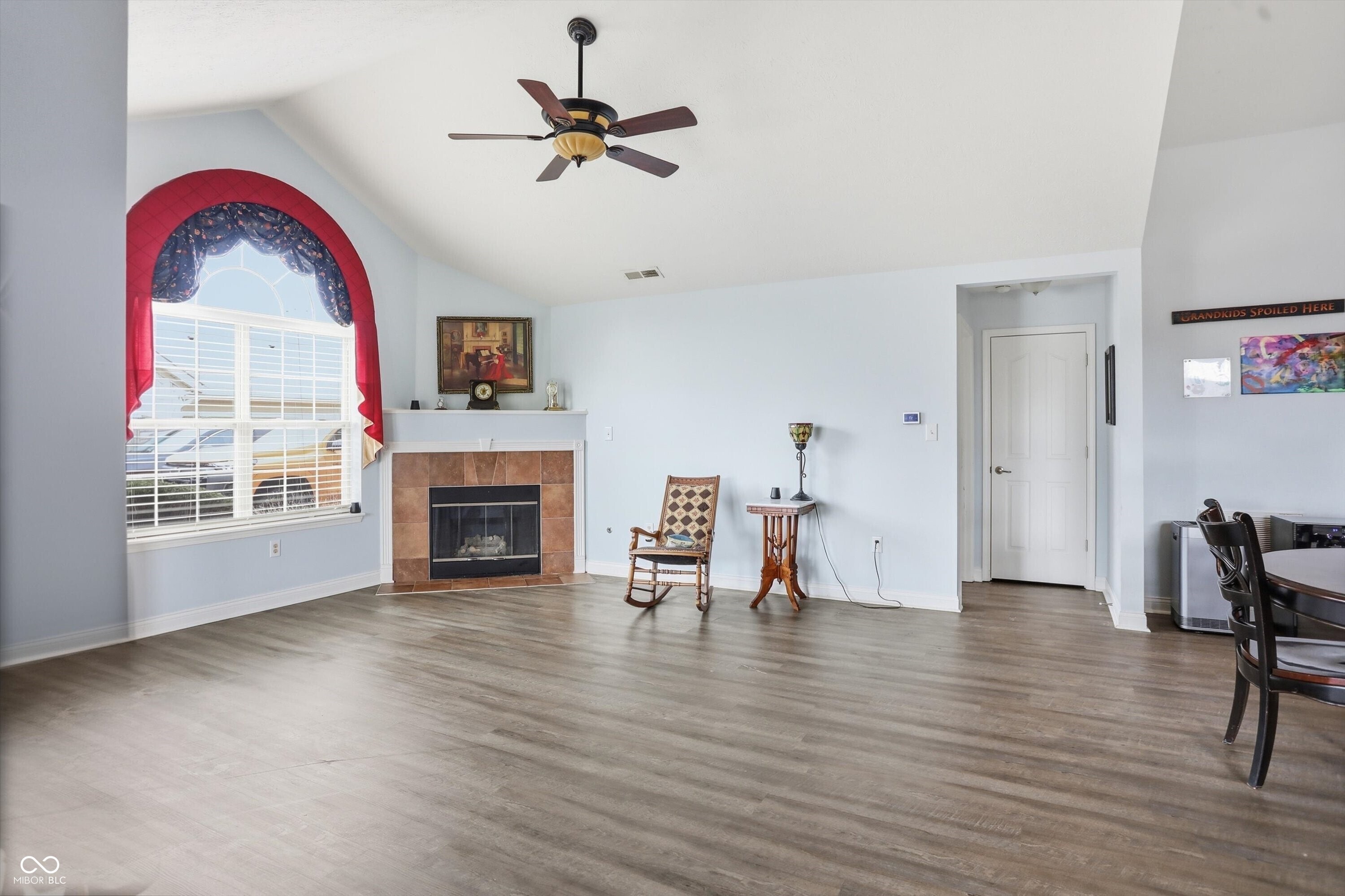 13823 Rue Fontaine Lane McCordsville, IN 46055 - Photo 4 of 34