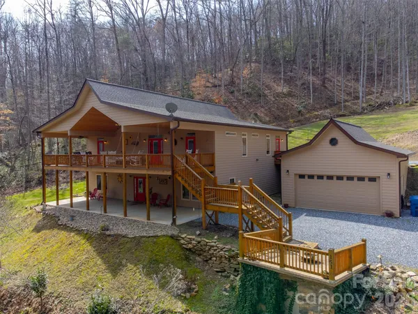 $899,000 | 151 High Grove Parkway, Whittier, NC 28789