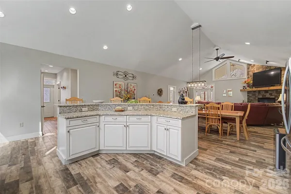 $899,000 | 151 High Grove Parkway, Whittier, NC 28789