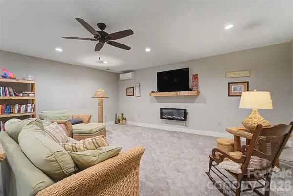 $899,000 | 151 High Grove Parkway, Whittier, NC 28789