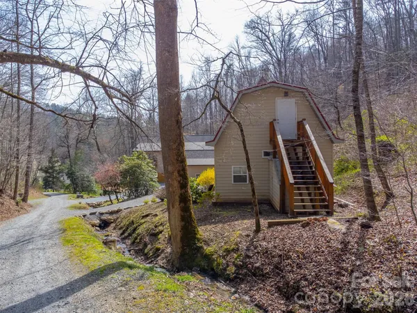 $899,000 | 151 High Grove Parkway, Whittier, NC 28789