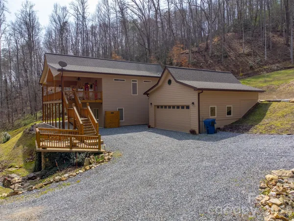 $899,000 | 151 High Grove Parkway, Whittier, NC 28789