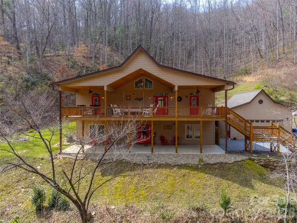 $899,000 | 151 High Grove Parkway, Whittier, NC 28789