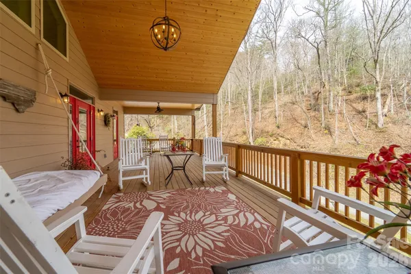$899,000 | 151 High Grove Parkway, Whittier, NC 28789