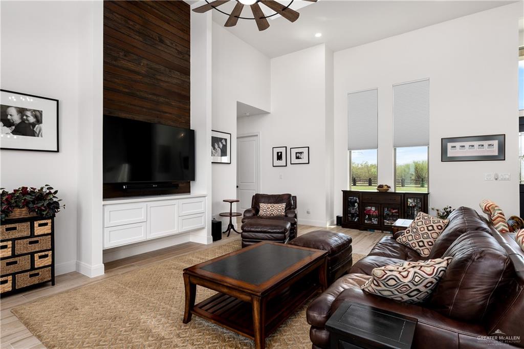 26789 Roberta Road San Benito, TX 78586 - Photo 5 of 40